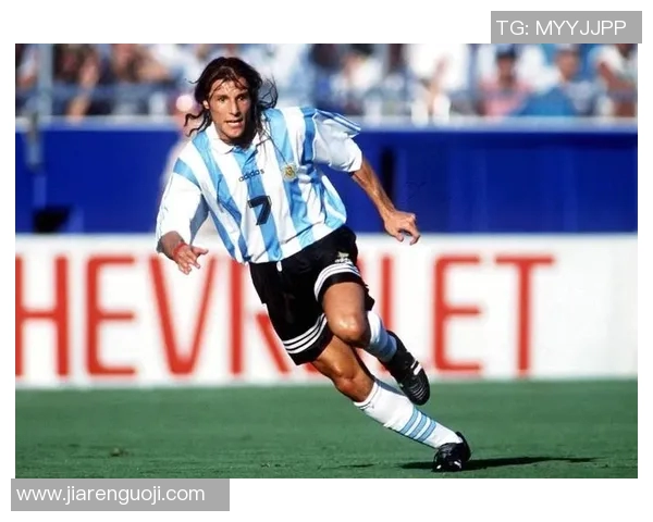 32号足球明星盘点及其在足球历史上的重要贡献分析