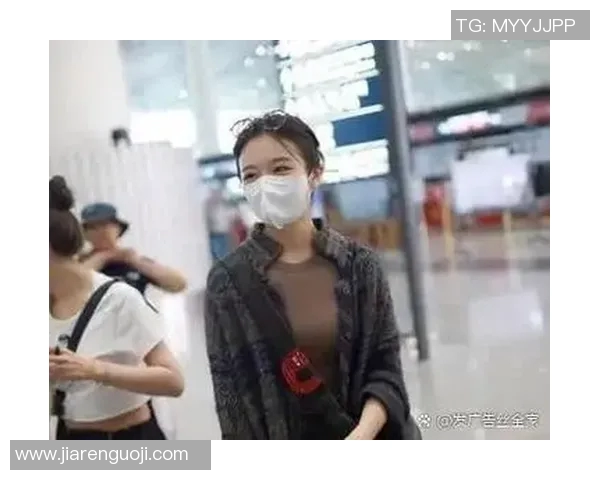 足球明星女性翘臀魅力展现引领时尚潮流的完美瞬间